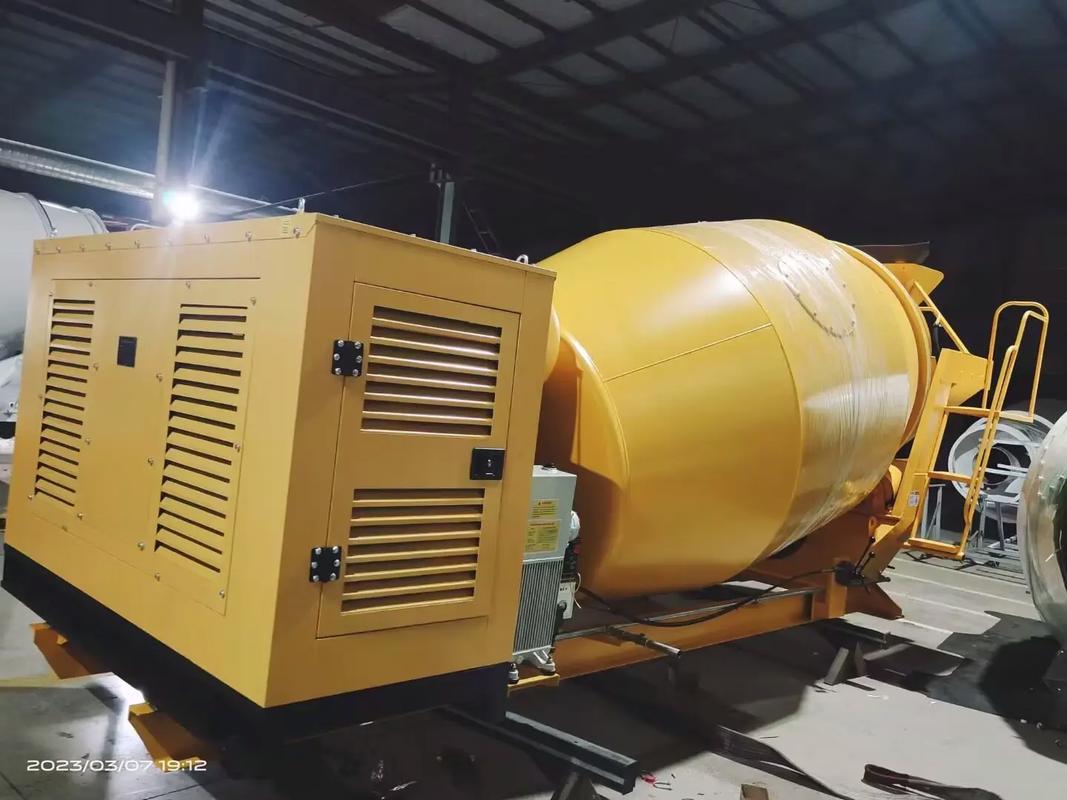 船舶混凝土泵送與布料技術(shù) 船載攪拌罐、船上泵送與臂架布料一體化解決方案